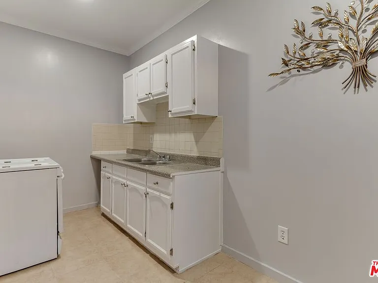 730 S Catalina St — Photo 10