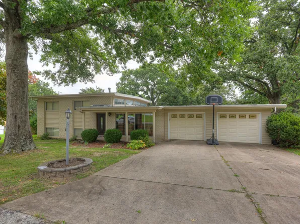 1103 Skyline Drive, Neosho, MO 64850