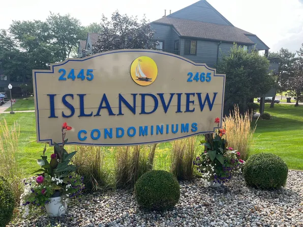 2465 Riverside Dr APT 210, Trenton, MI 48183