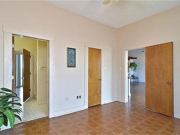 3rd image of 1305 Maui Dr