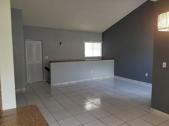 5th image of 525 W Park Dr APT 205