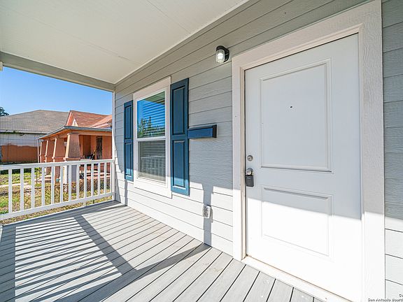 5th image of 2115 W Houston