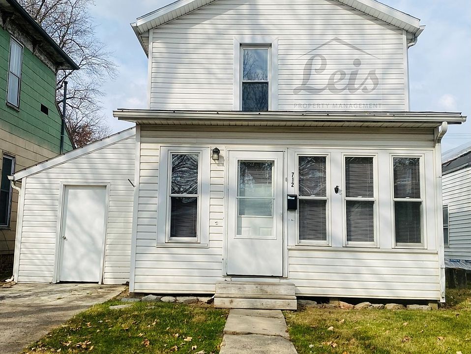 1st image of 712 E 3rd St