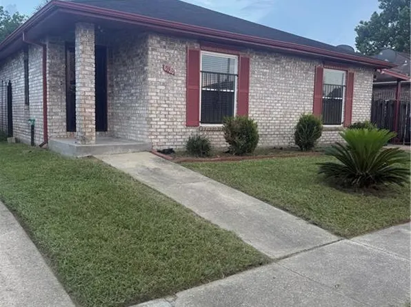 6120 Erin Dr, New Orleans, LA 70126
