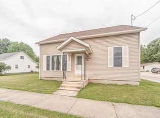 101 S Railway St, New Baden, IL 62265