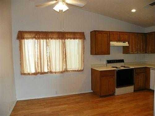 5th image of 10736 Clyburn Park Dr NE