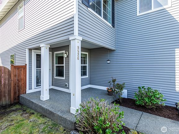 4th image of 9526 187th Street Ct E