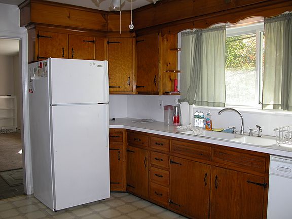 Spacious Eat-in Kitchen