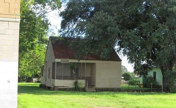 1st image of 707 E Jefferson Hwy