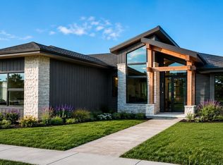 6405 N Mapleton Ave, Sioux Falls, SD 57104