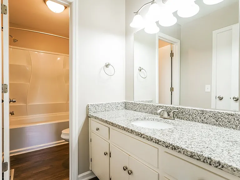1506 Ashlawn Dr — Photo 11