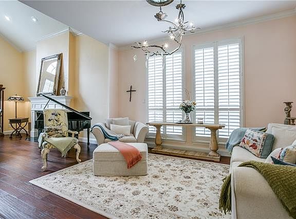 5th image of 5105 Fairglen Dr