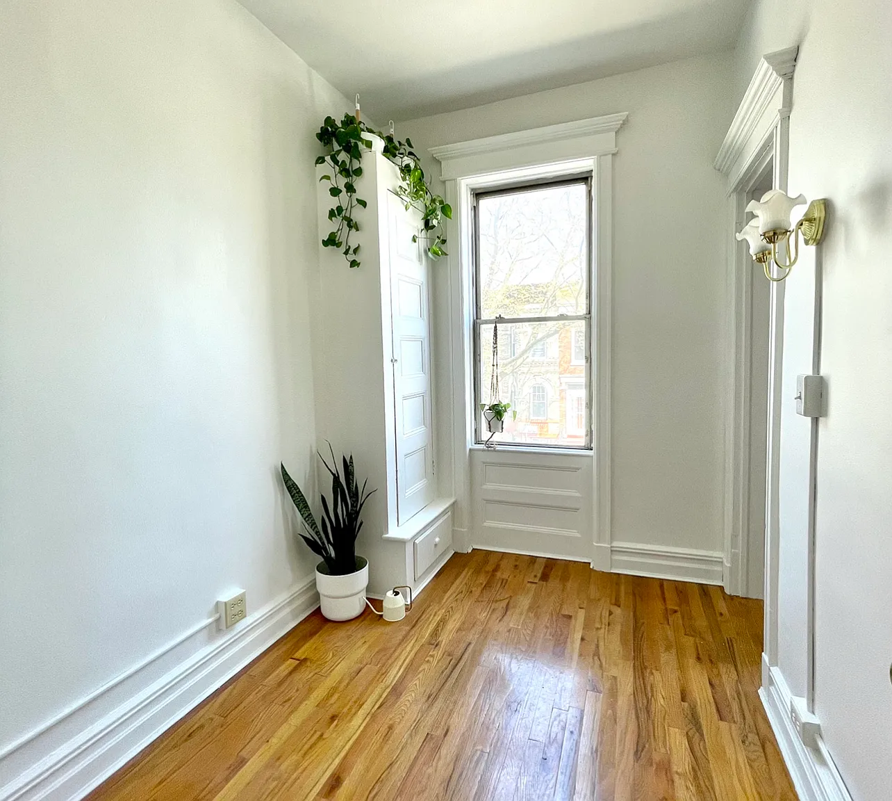 214 East 31st Street — Photo 4