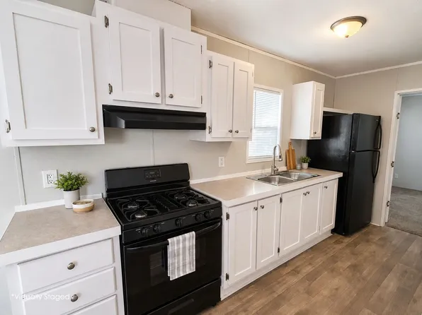 1 Swallow Ct #69, Lake Orion, MI 48359