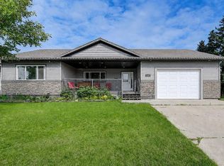 9708 SE 77th Ave, Grande Prairie, AB T8V 3Y8