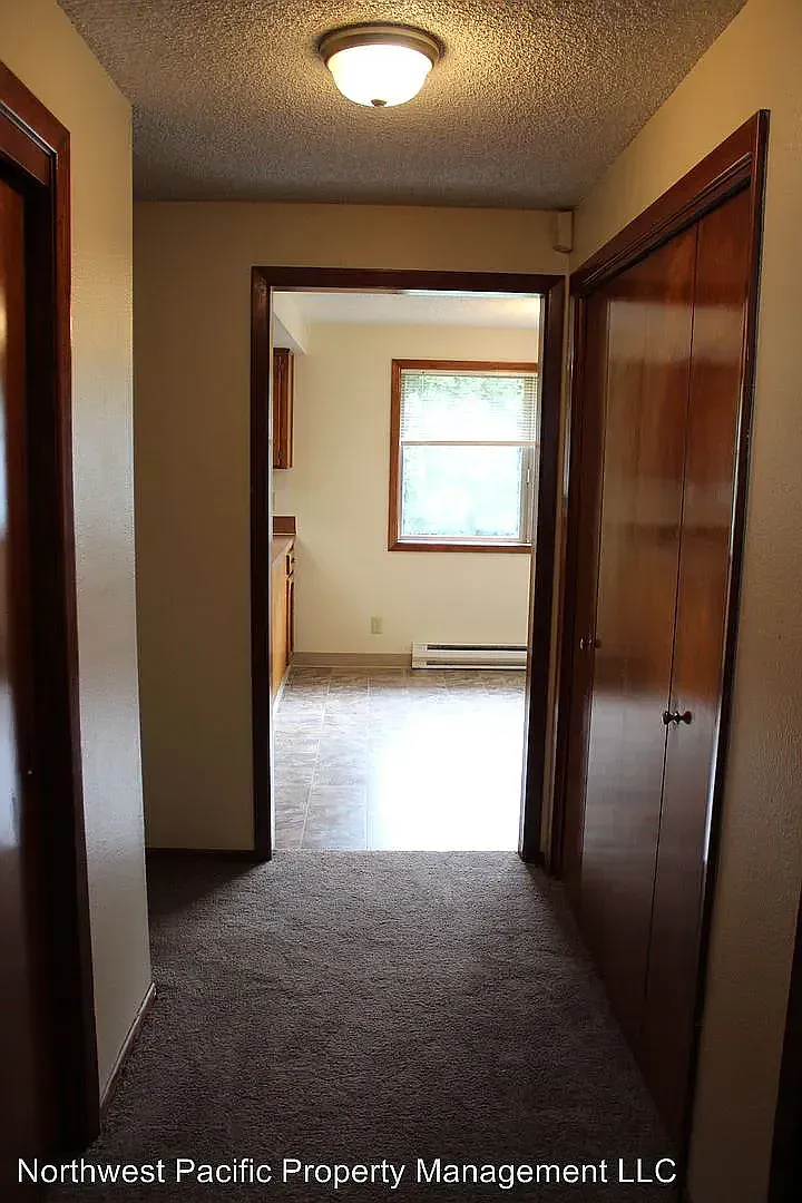 Charming 3-Bedroom 2 Bath Home in SE Salem — Photo 3