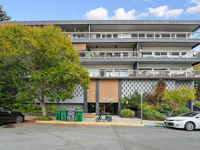 1771 Highland Place — Photo 37