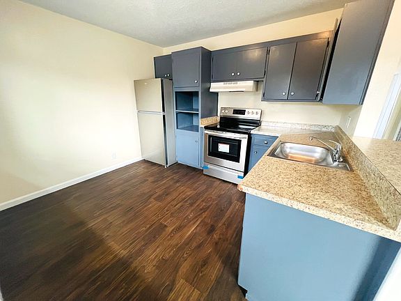 4th image of 25039 Cypress Ave #9