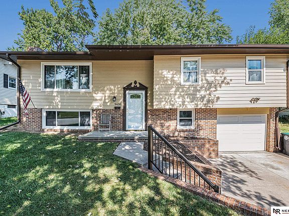 2nd image of 9430 Mockingbird Dr