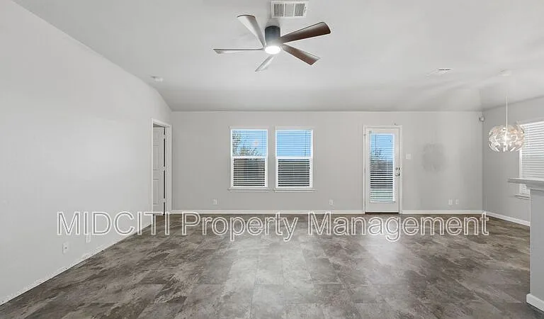3414 Zachary St — Photo 12