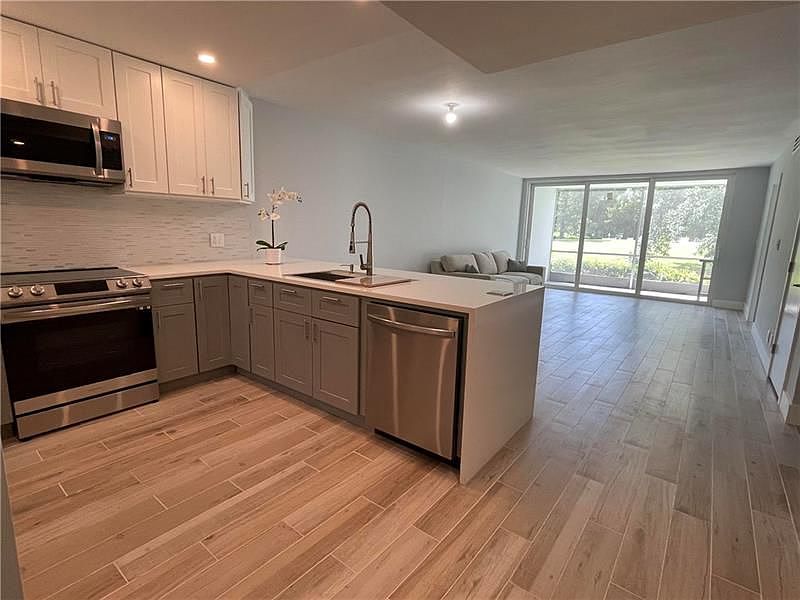 1st image of 605 Oaks Dr APT 109