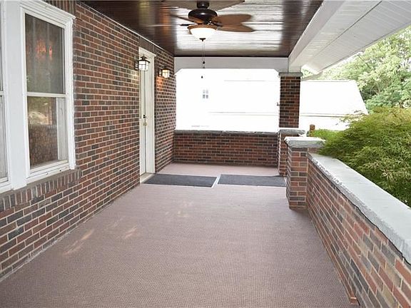 3rd image of 1005 E Beau St