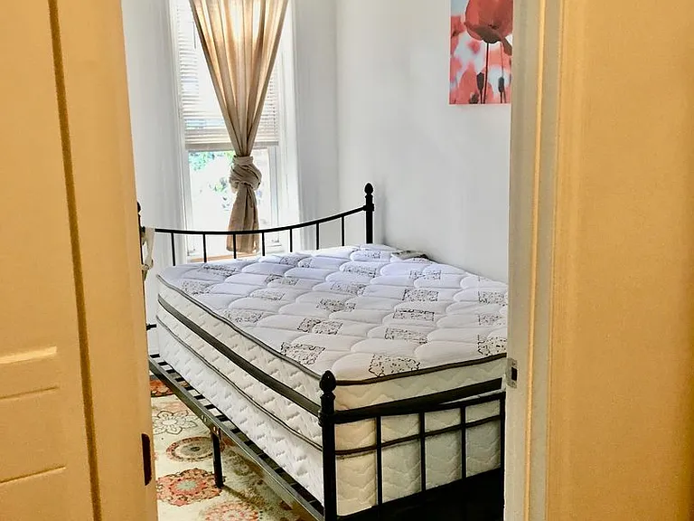 2418 Cambreleng Ave — Photo 3
