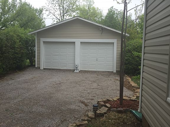 2nd image of 413 N Flood Ave