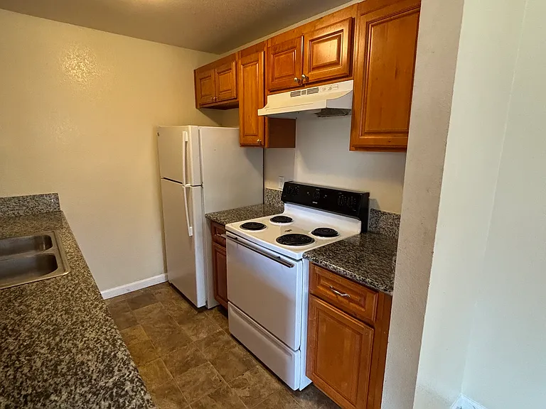 2573 Ulric St #14 — Photo 4