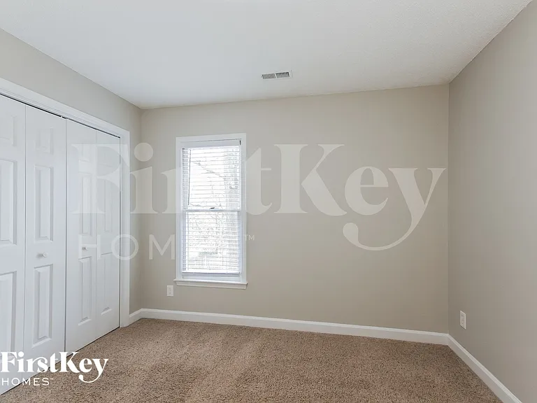 2601 Kirkholm Dr — Photo 12