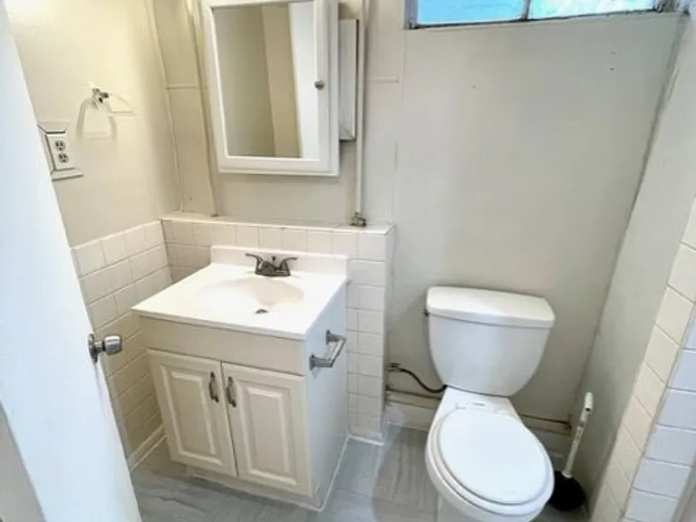 1203 E Walnut St #D — Photo 13