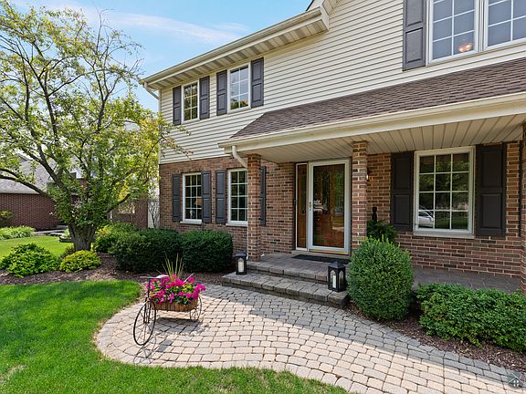 4th image of 16561 W Saddlewood Dr