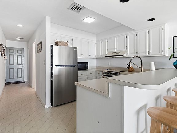 3rd image of 807 South Ocean Blvd. #B-3