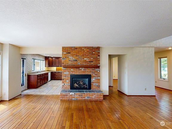 4th image of 1035 Southview Drive