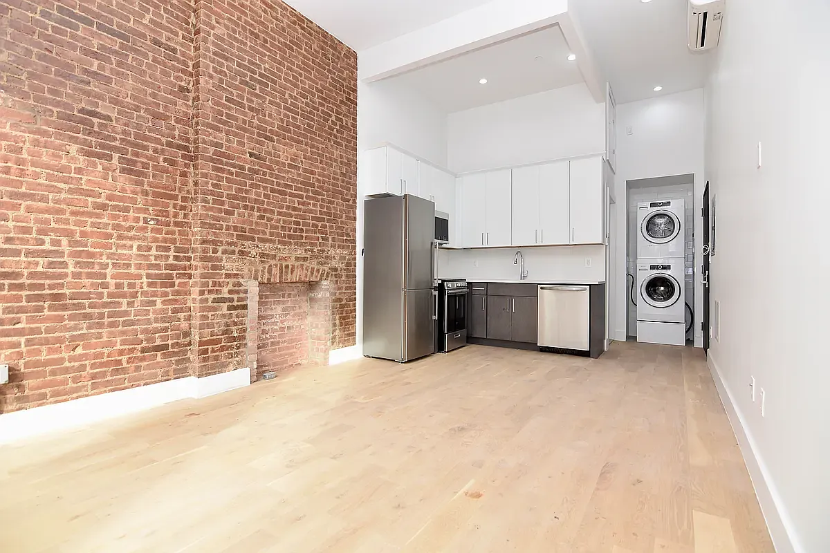 Building Photo - 131 W 119th St #4