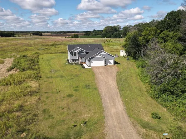 31226 Yucca Ct, Cambridge, MN 55008