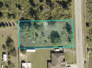 909 Richmond Ave N, Lehigh Acres, FL 33972