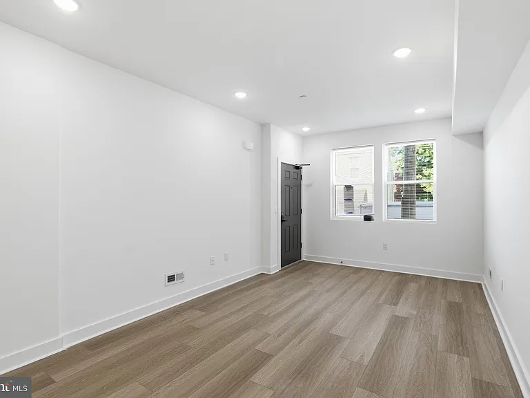 2505 N 11th St #1 — Photo 3