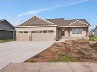 640 Jasmine Ln, Saint Joseph, MN 56374