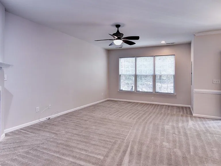 4559 Beacon Hill Dr — Photo 9