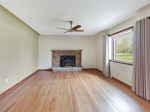 3rd image of 3424 Stoney Ridge Rd