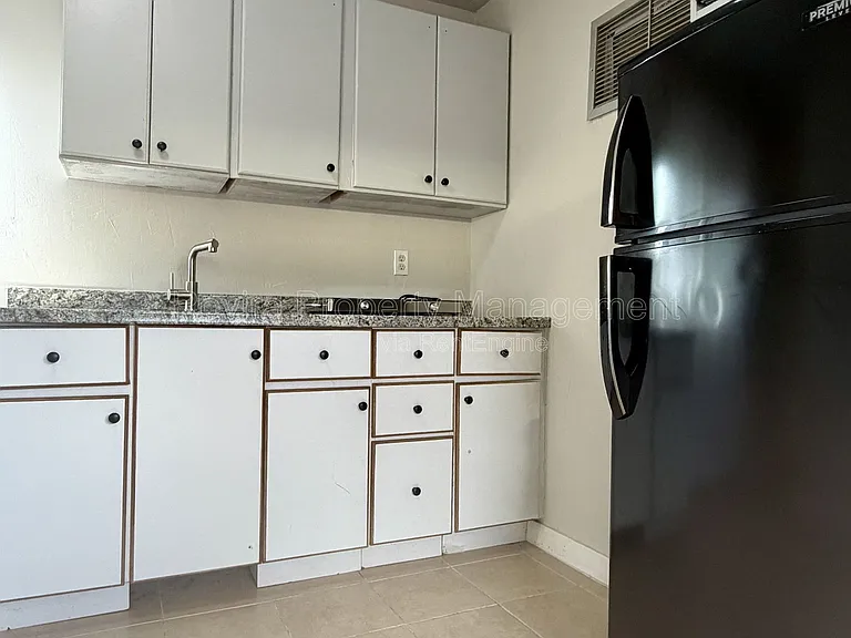 19451 NW 5th Ct — Photo 5