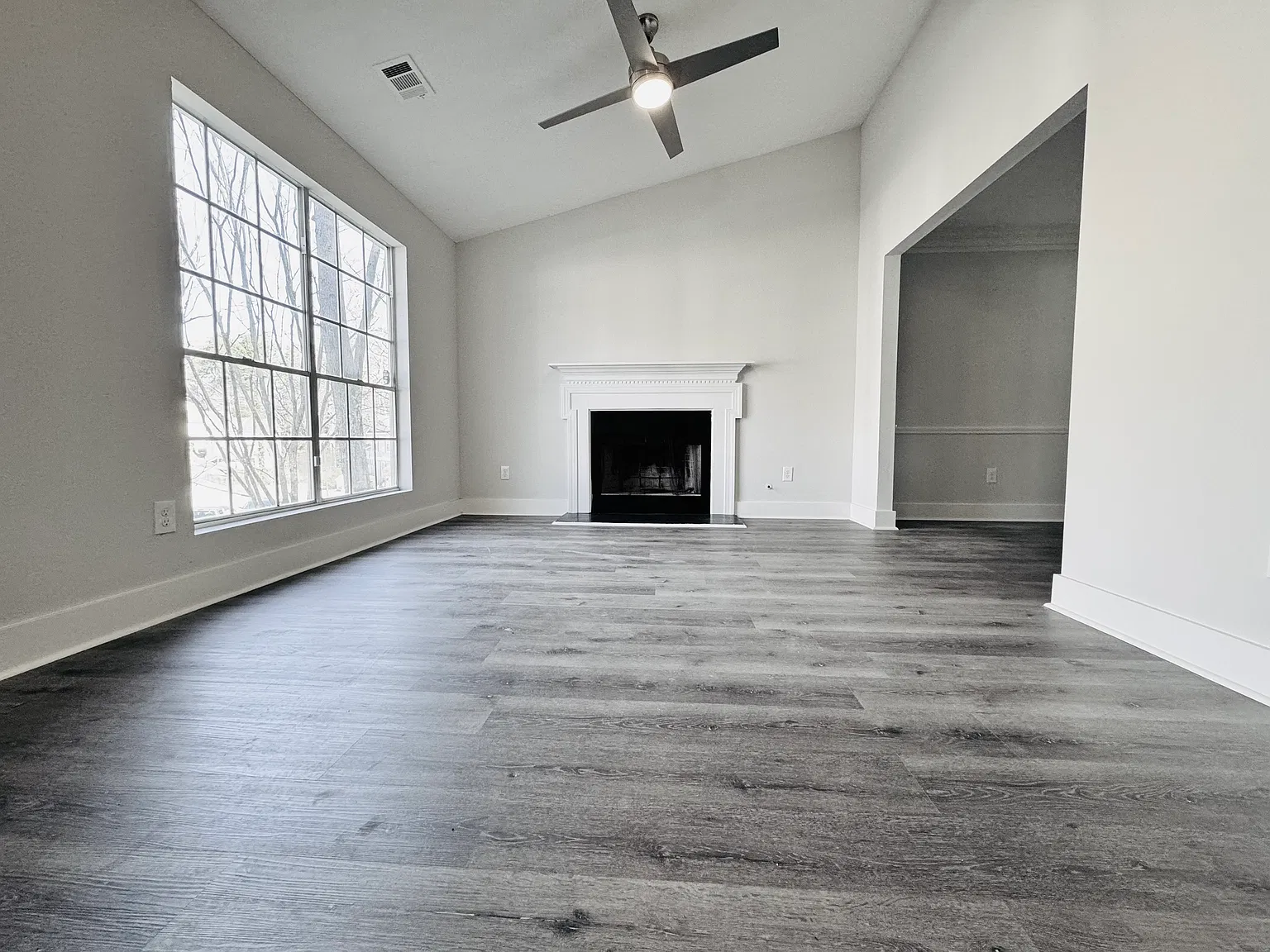 2111 Glenwood Downs Dr — Photo 3