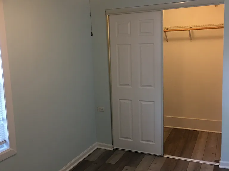 3727 S Wood St #BASEMENT — Photo 6