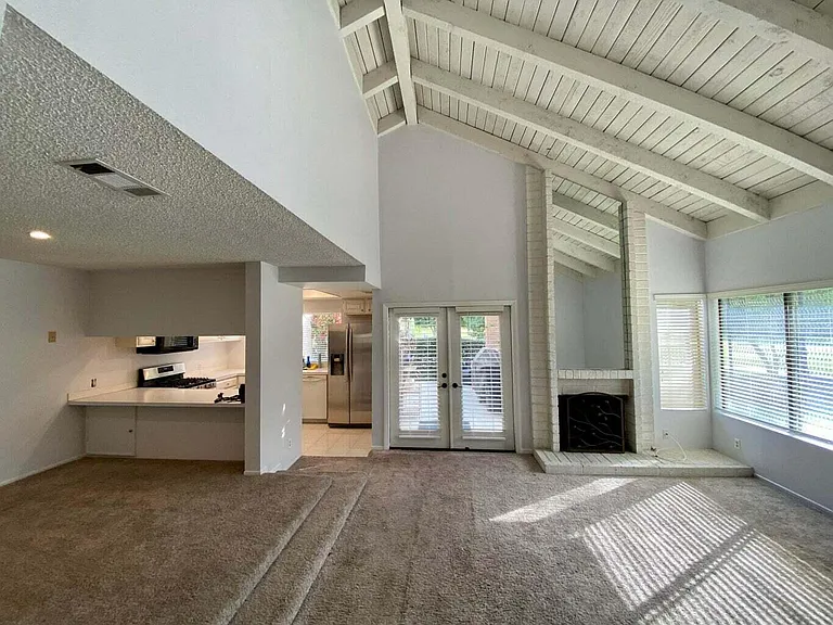 24 Pueblo Vista Dr — Photo 4