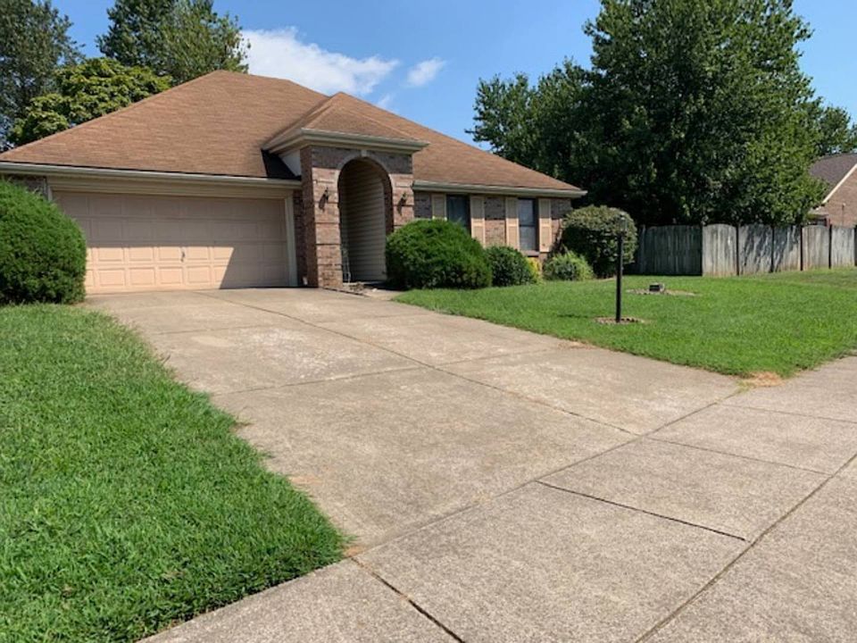 2nd image of 5708 Lincoln Pointe Blvd