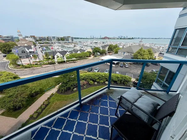 2001 Marina Dr APT 410, Quincy, MA 02171