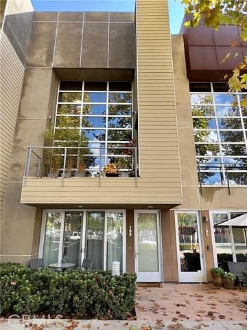 1st image of 193 E City Place Dr