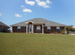 392 Hannah Rd, Daleville, AL 36322