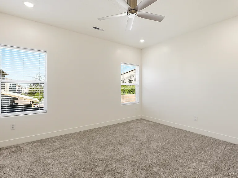 67 E 820 S — Photo 26